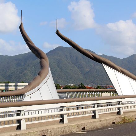 くにびき海岸大橋「モニュメント・親柱」